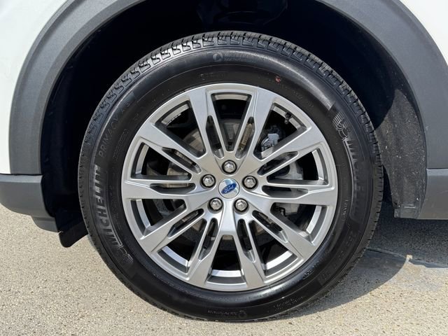 Certified 2025 Ford Explorer Platinum image 13