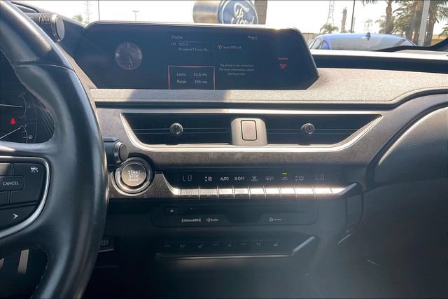 Used 2019 Lexus UX 200 w/ Premium Package FWD image 31