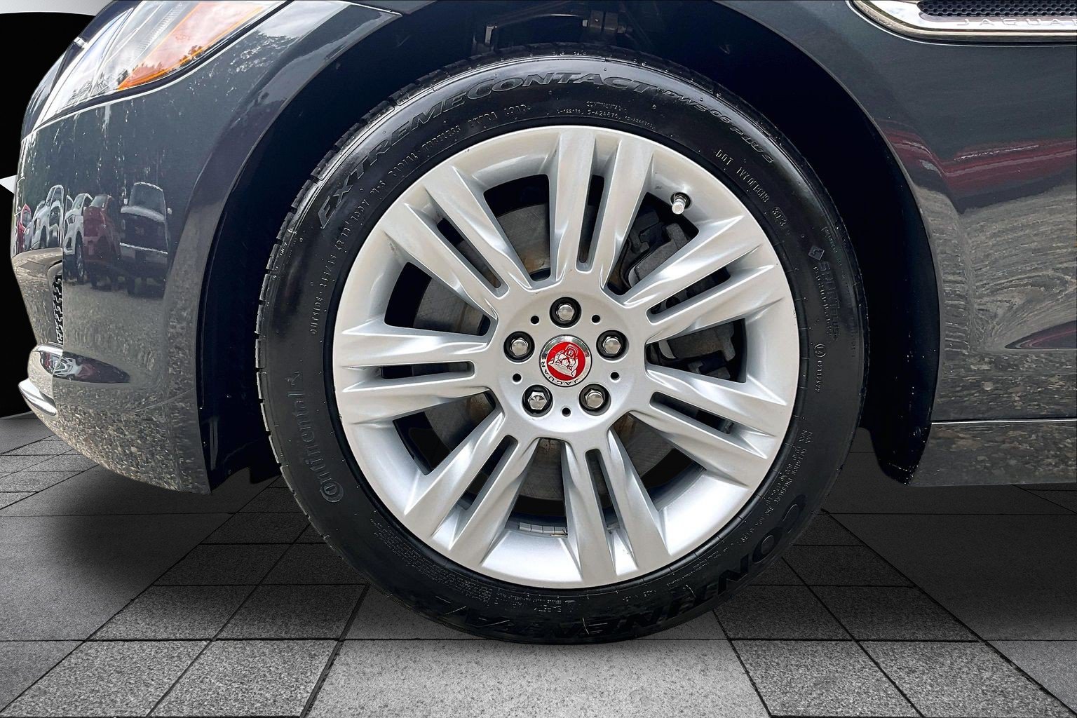 Used 2017 Jaguar XF Premium AWD/4WD image 9