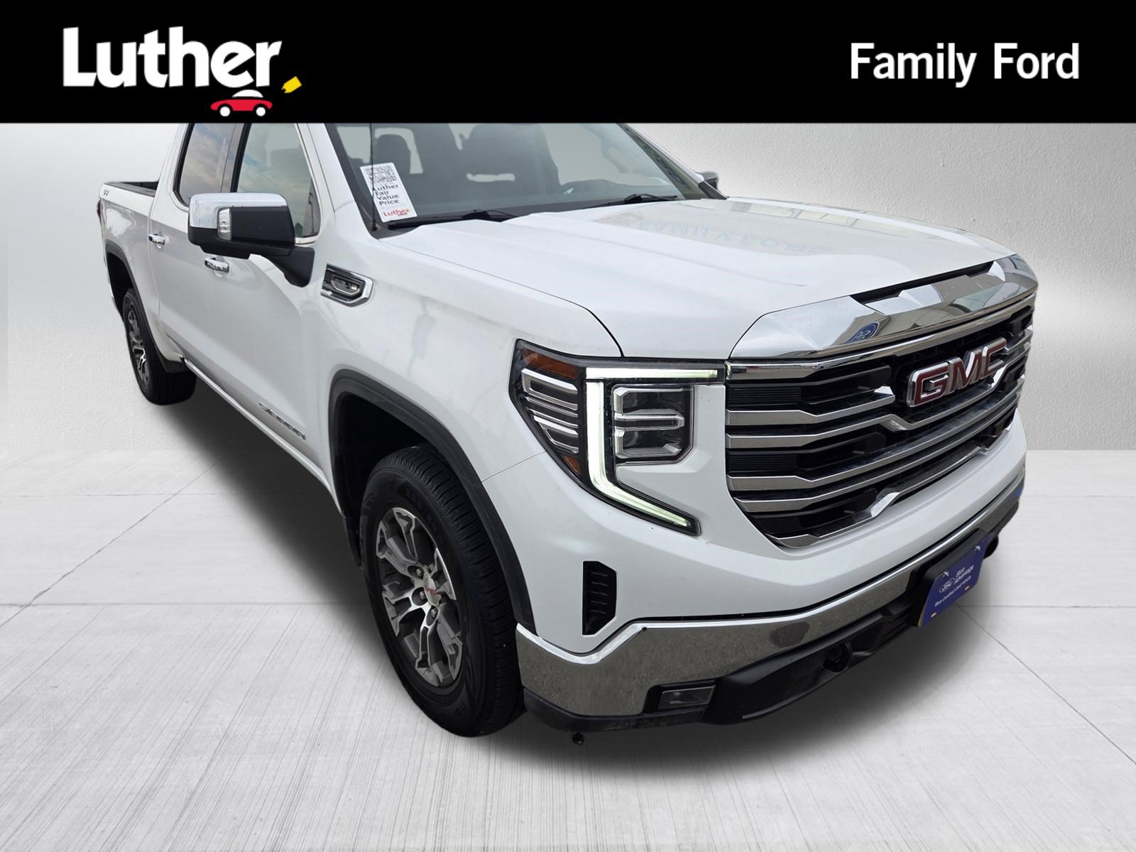 Used 2025 GMC Sierra 1500 SLT AWD/4WD image 1