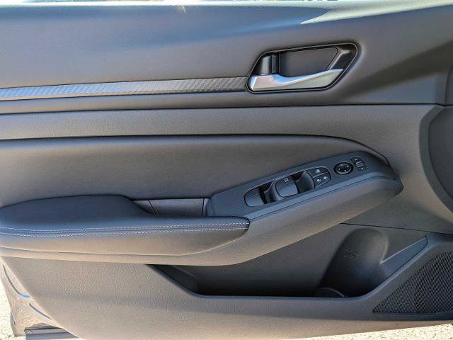 Used 2025 Nissan Altima 2.5 SV FWD image 13