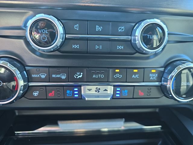 Certified 2024 Ford F250 Lariat w/ Lariat Ultimate Package AWD/4WD image 25