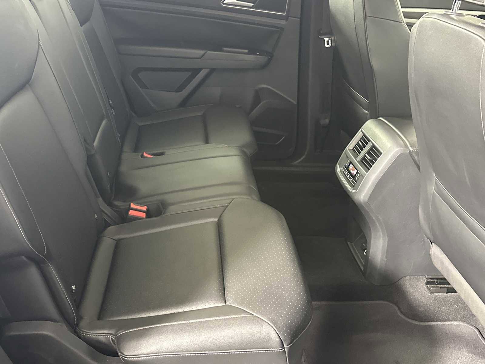 Used 2019 Volkswagen Atlas SE FWD image 17