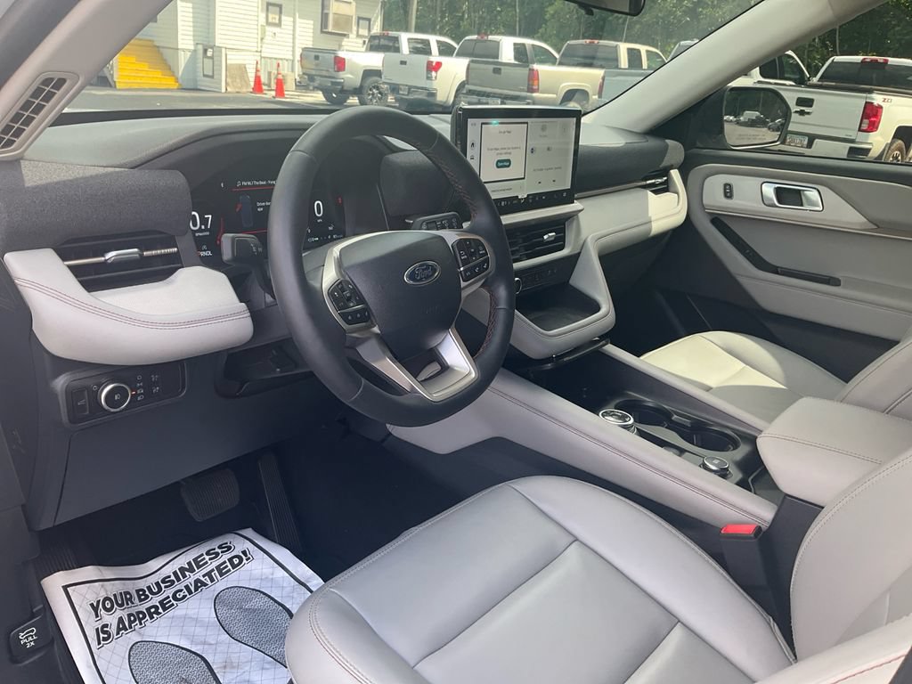 Certified 2025 Ford Explorer Active w/ Active Comfort Package AWD/4WD image 15