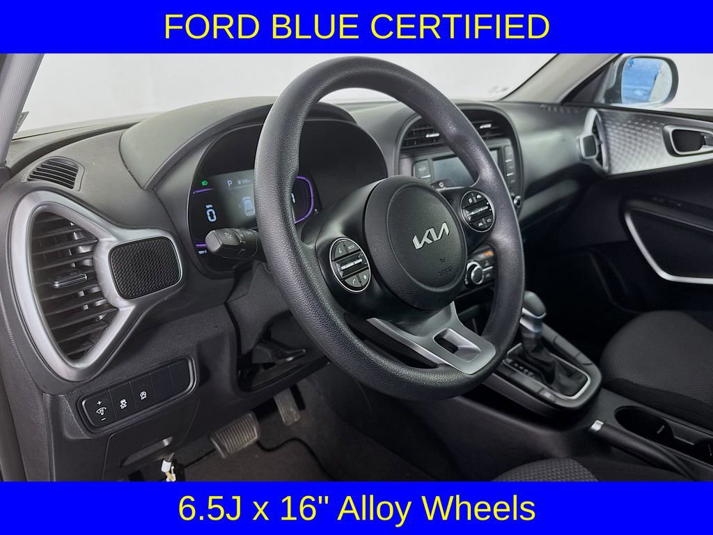 Used 2025 Kia Soul LX w/ LX Technology Package image 9