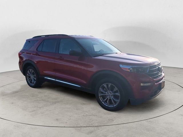Certified 2022 Ford Explorer XLT w/ Equipment Group 202A AWD/4WD image 7