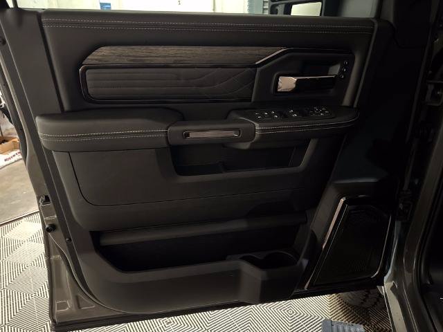 Used 2026 RAM 2500 Limited AWD/4WD image 16