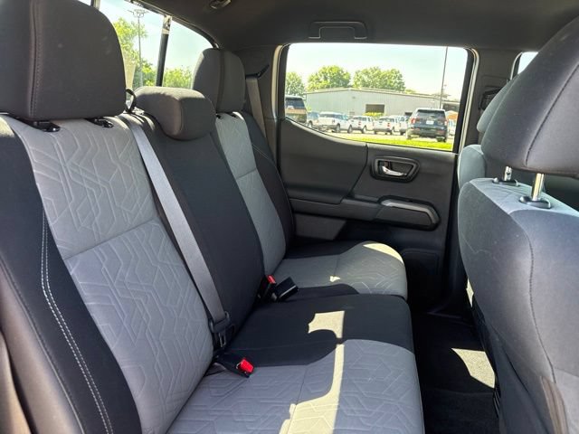 Used 2023 Toyota Tacoma TRD Off-Road w/ Technology Package AWD/4WD image 15