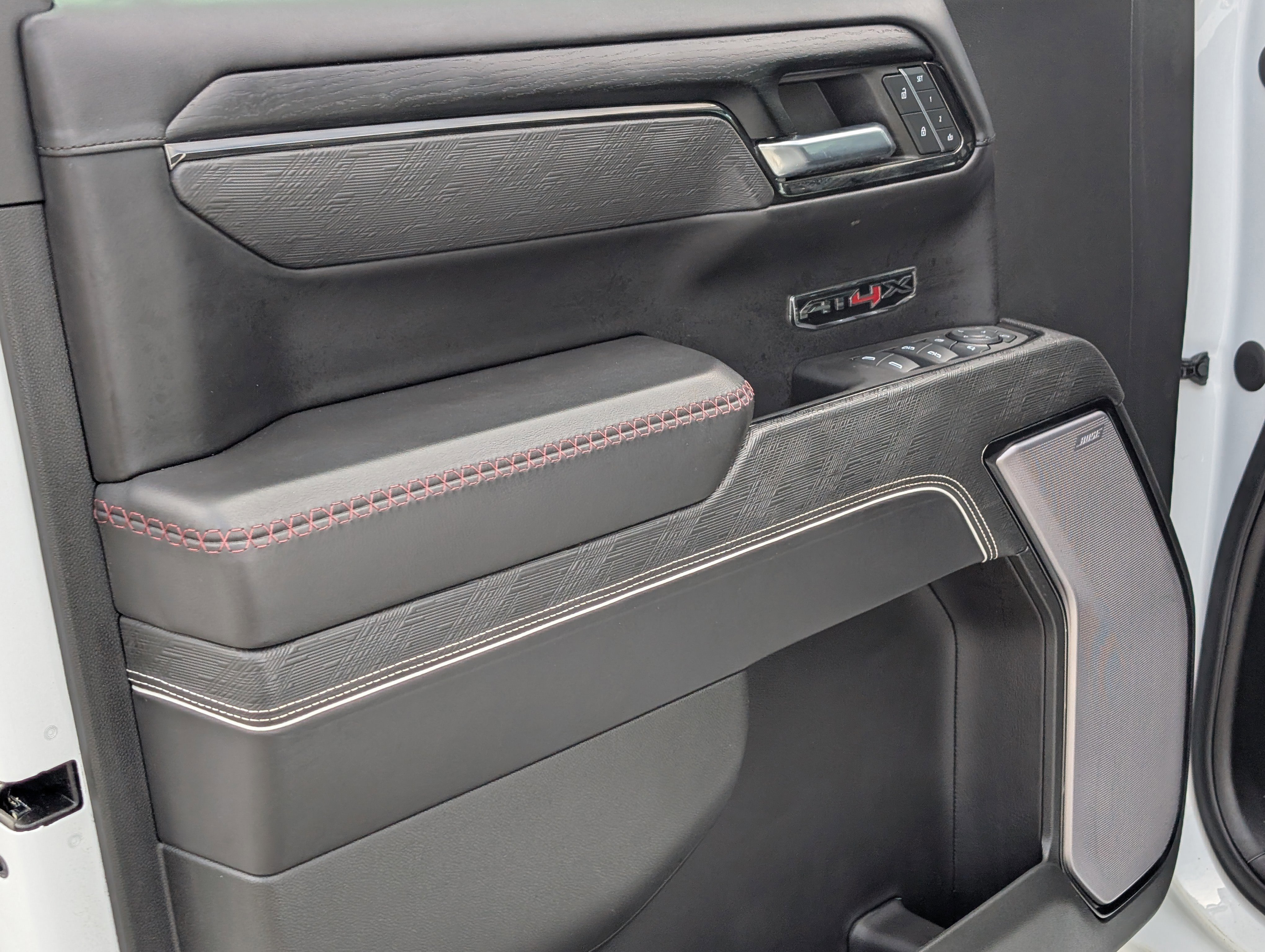 Used 2023 GMC Sierra 1500 AT4X image 16