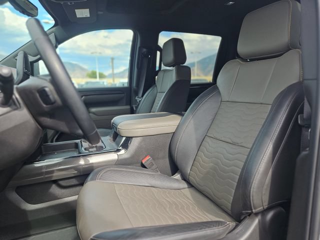 Used 2025 Chevrolet Silverado 2500 ZR2 w/ Technology Package AWD/4WD image 12