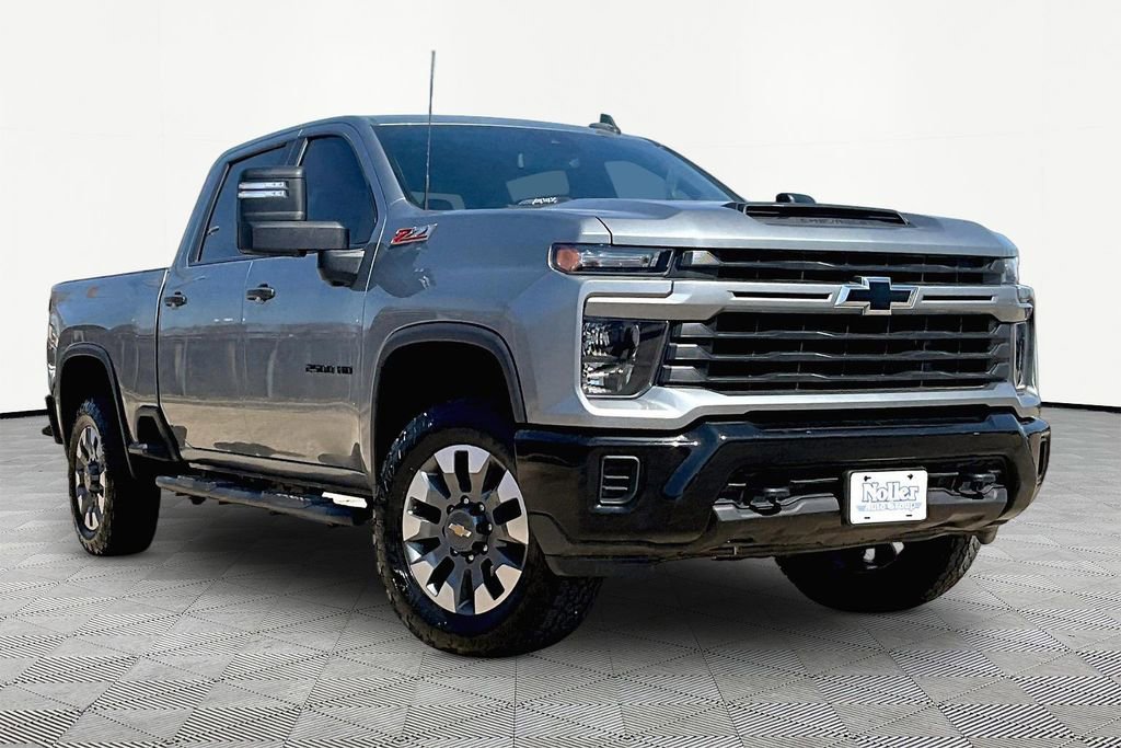 Used 2024 Chevrolet Silverado 2500 Custom w/ Custom Value Package image 12
