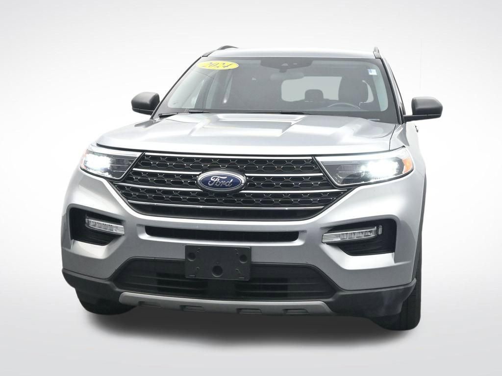 Certified 2024 Ford Explorer XLT w/ Equipment Group 202A image 2