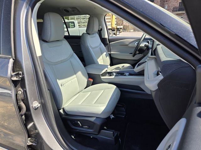 Certified 2025 Ford Explorer Active w/ Active Comfort Package RWD image 20