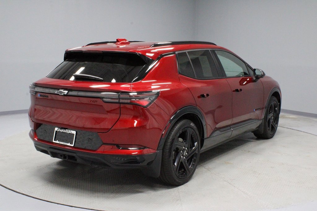 Used 2025 Chevrolet Equinox EV RS w/ LPO, Trailering Package image 5