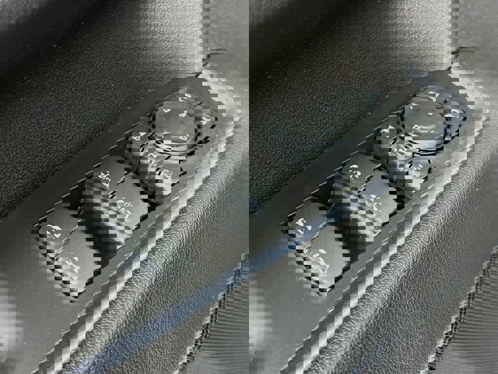 Used 2024 GMC Sierra 2500 SLT w/ SLT Premium Package image 29