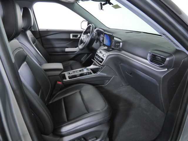 Certified 2022 Ford Explorer XLT w/ Equipment Group 202A AWD/4WD image 12