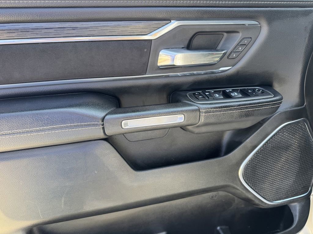 Used 2024 RAM 1500 Laramie AWD/4WD image 18