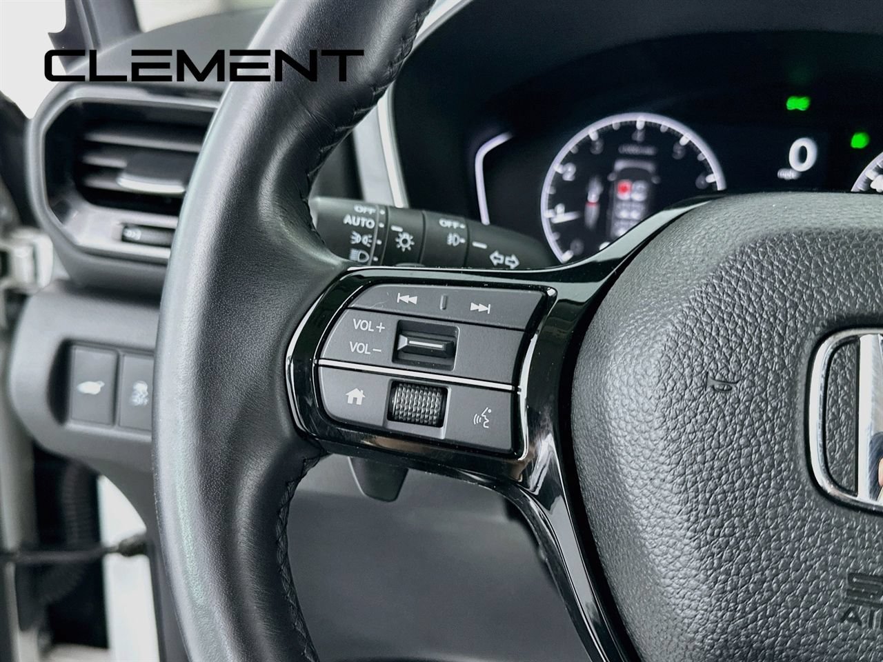 Used 2025 Honda Pilot EX-L image 16