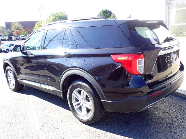 Certified 2022 Ford Explorer XLT w/ Equipment Group 202A image 5