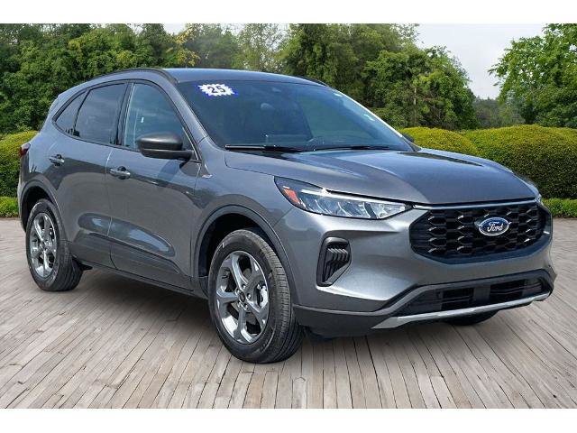 Certified 2025 Ford Escape ST-Line w/ Tech Pack #1 AWD/4WD image 3