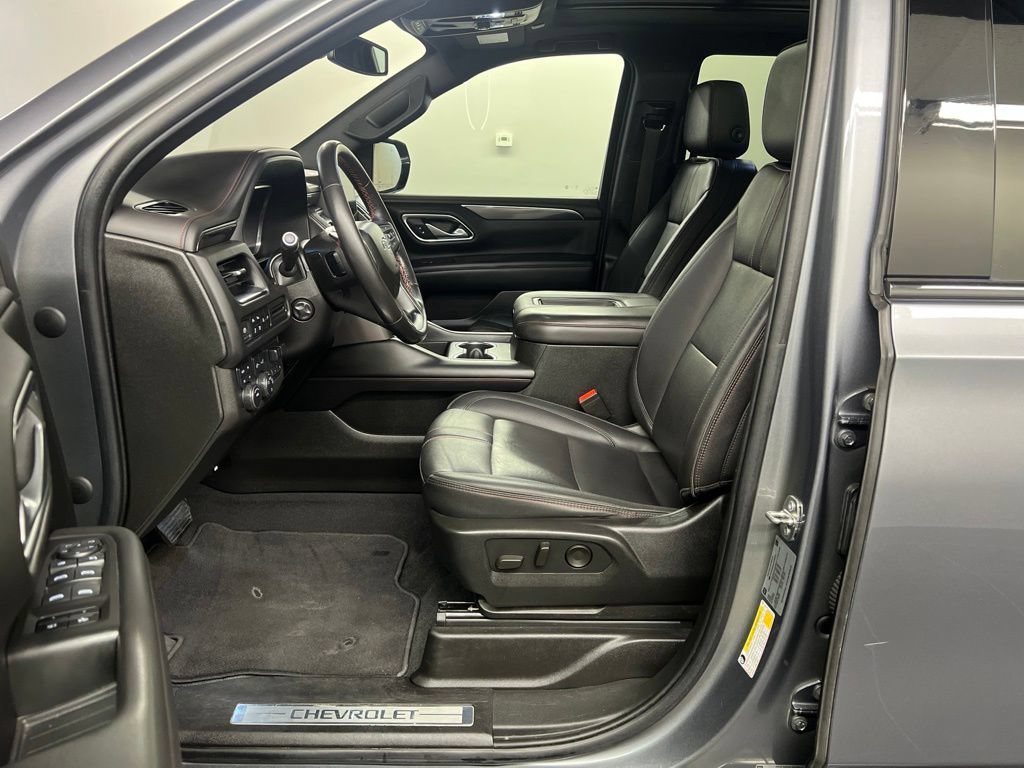 Used 2022 Chevrolet Tahoe RST w/ Luxury Package AWD/4WD image 21