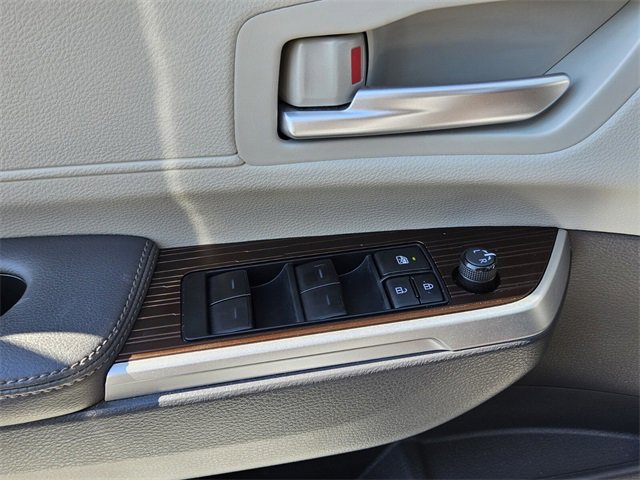 Used 2023 Toyota Sienna XLE image 35