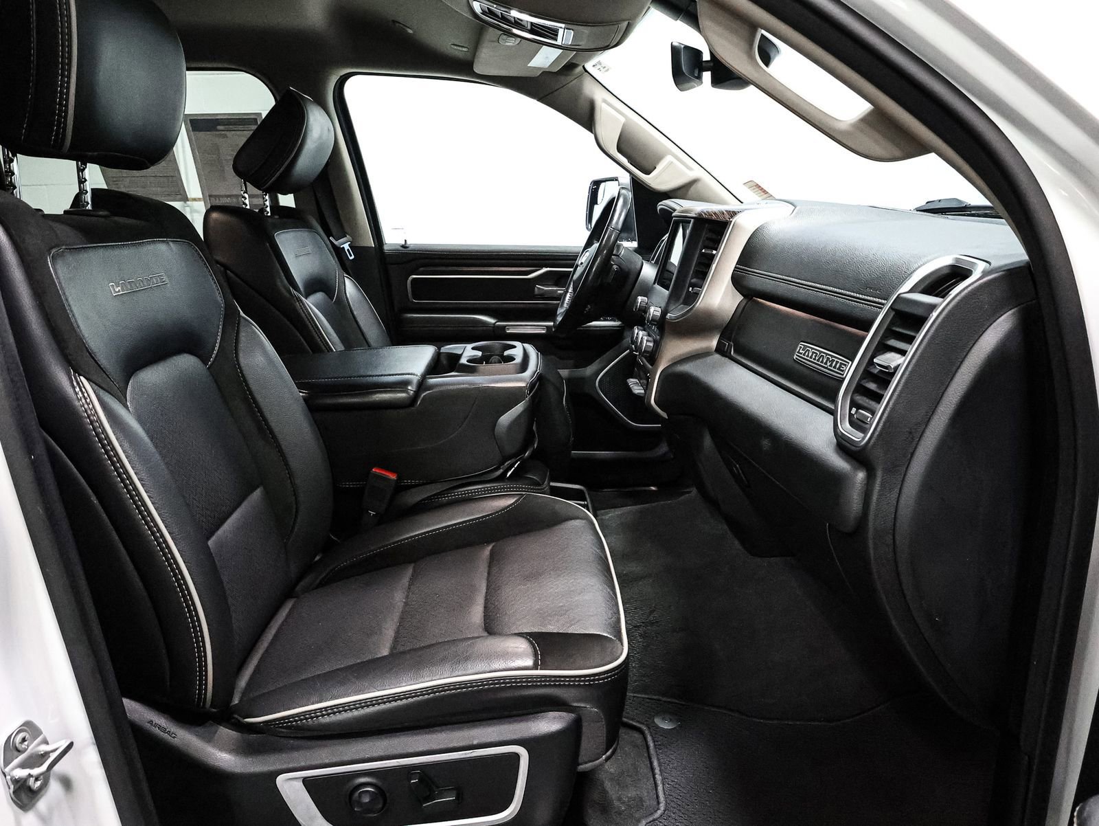 Used 2020 RAM 1500 Laramie image 24