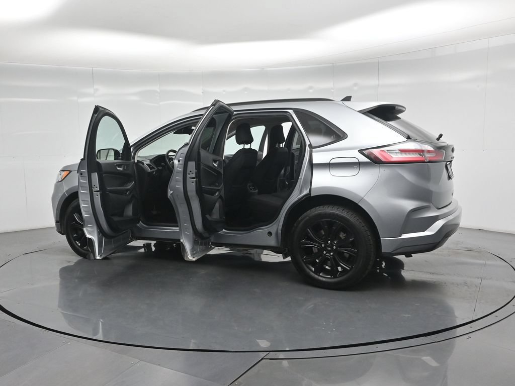 Certified 2022 Ford Edge SE w/ Black Appearance Package AWD/4WD image 33