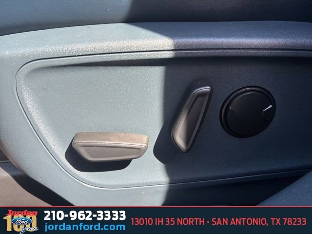 Certified 2023 Ford Maverick Lariat w/ Lariat Luxury Package FWD image 13