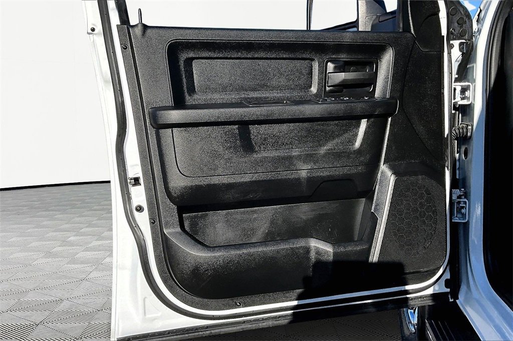 Used 2024 RAM 2500 Tradesman w/ Chrome Appearance Group image 24