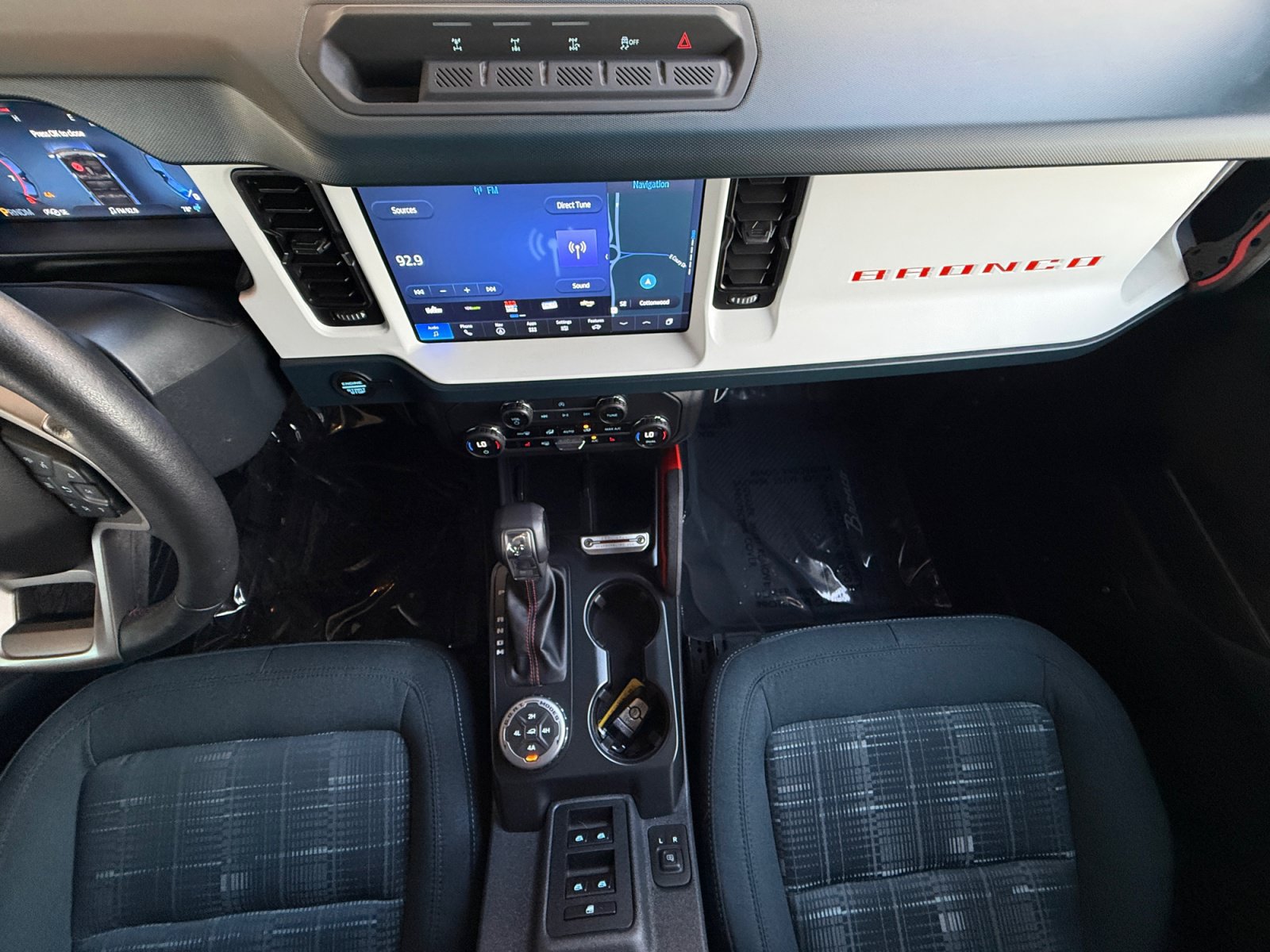 Certified 2025 Ford Bronco Heritage Edition AWD/4WD image 15