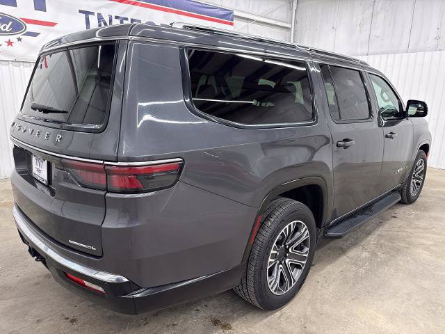 Used 2023 Jeep Wagoneer L Series II AWD/4WD image 7