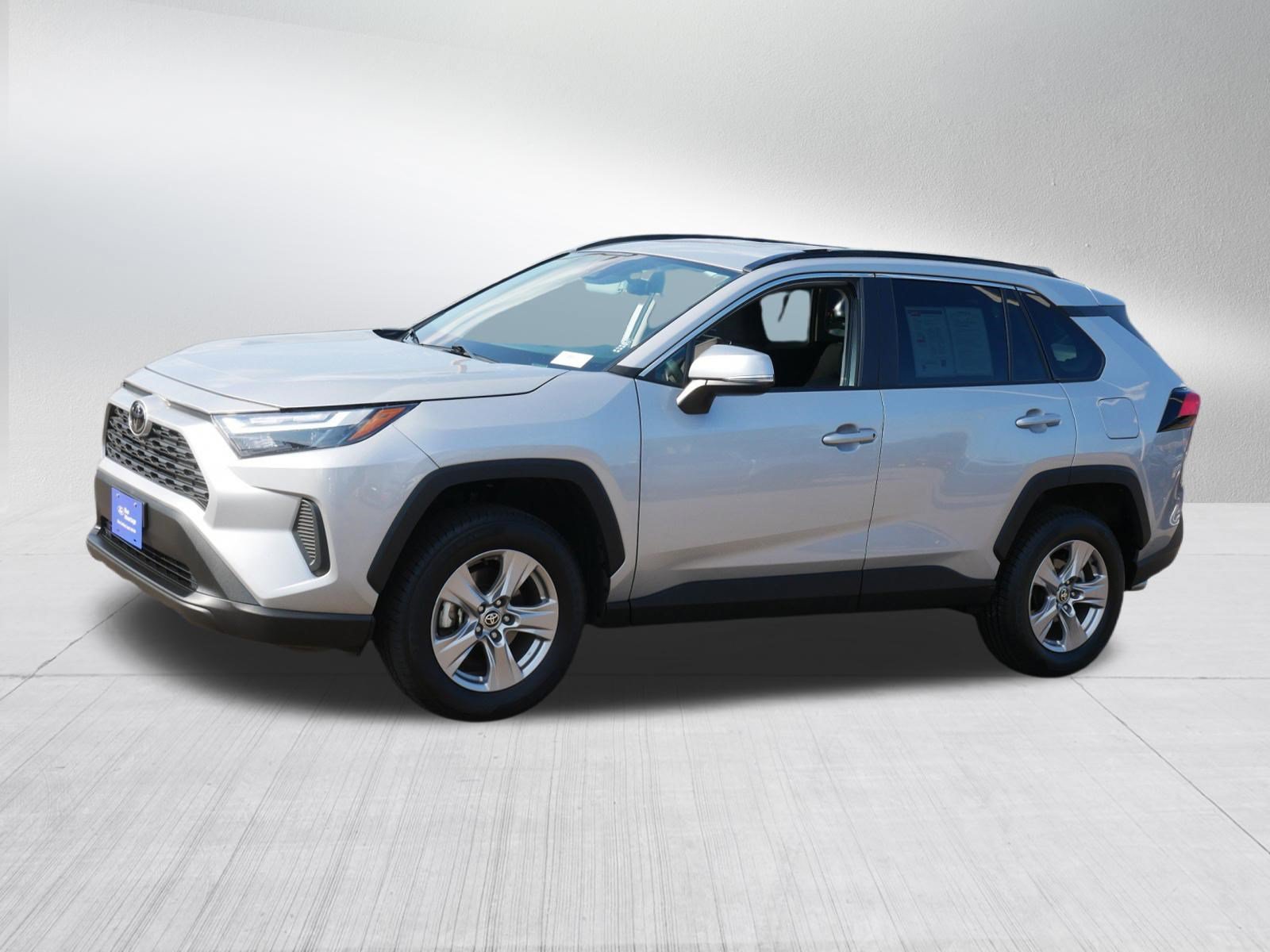 Used 2025 Toyota RAV4 XLE AWD/4WD image 3