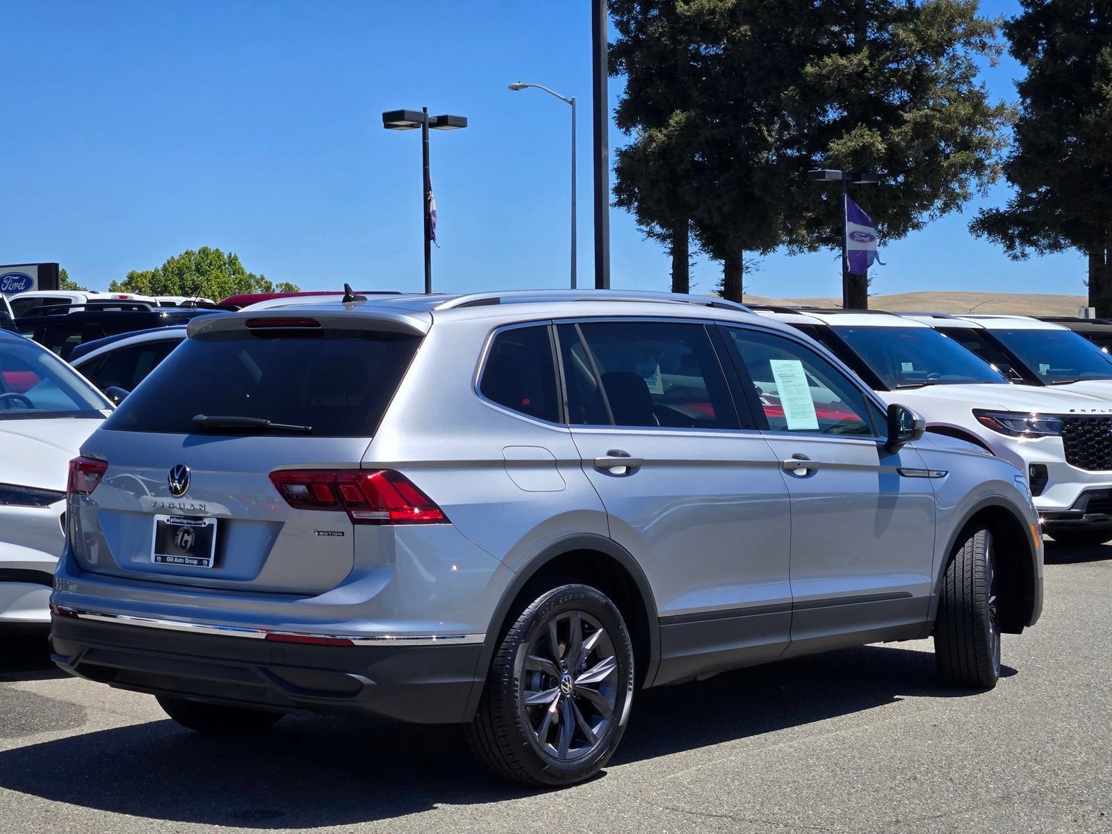 Used 2024 Volkswagen Tiguan SE AWD/4WD image 4