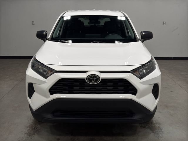 Used 2022 Toyota RAV4 LE FWD image 4