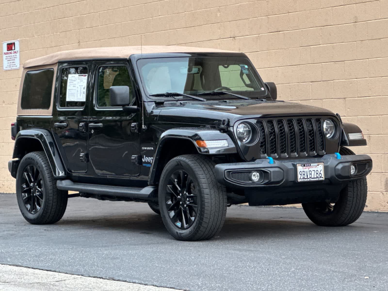 Used 2022 Jeep Wrangler Unlimited Sahara AWD/4WD image 9