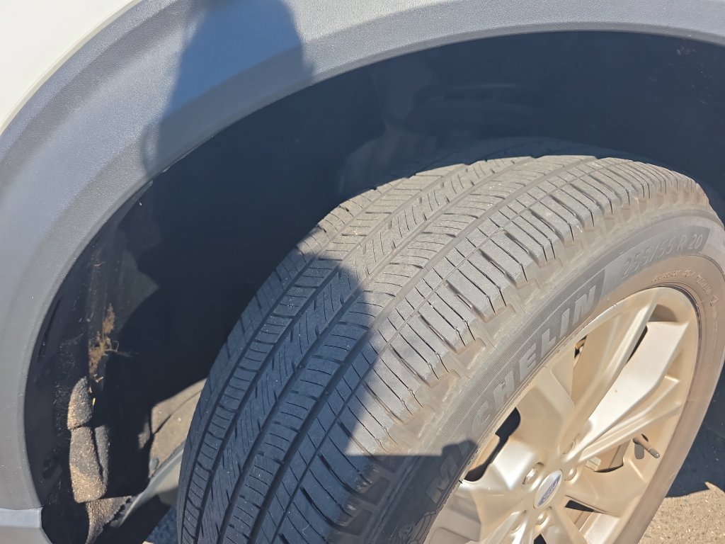 Certified 2023 Ford Explorer Limited w/ Limited Technology Package AWD/4WD image 37