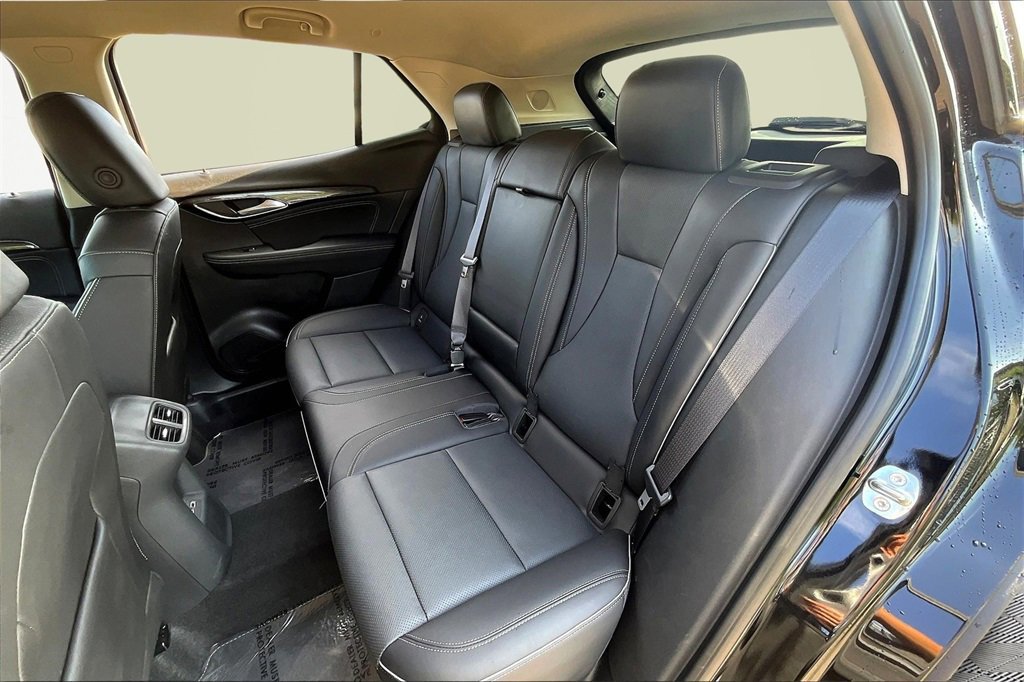 Used 2023 Buick Envision Essence image 26