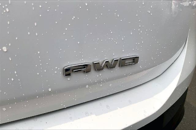Used 2024 GMC Terrain SLE AWD/4WD image 8