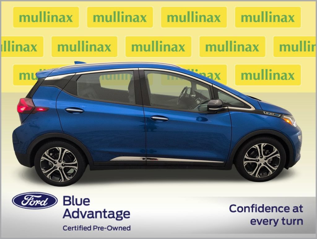 Used 2021 Chevrolet Bolt Premier w/ Infotainment Package FWD image 2