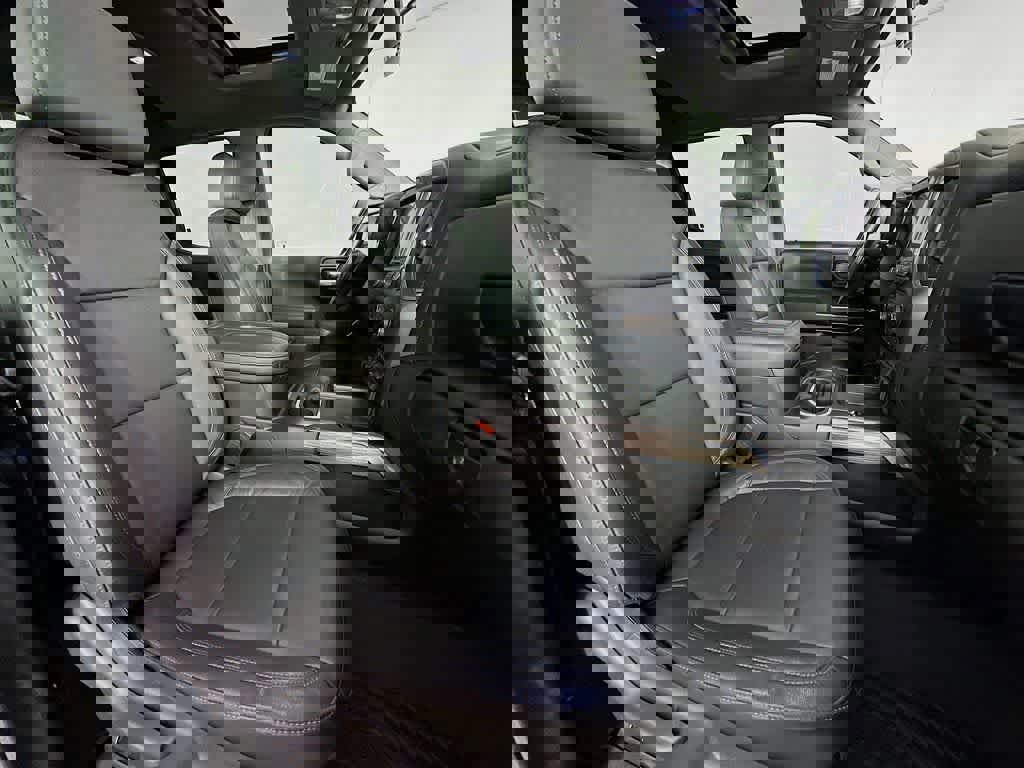 Used 2020 Chevrolet Silverado 1500 LT Trail Boss image 18