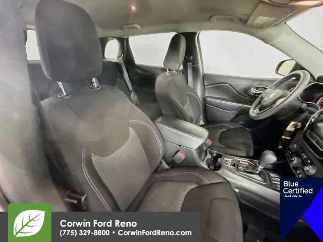 Used 2020 Jeep Cherokee Latitude FWD image 29