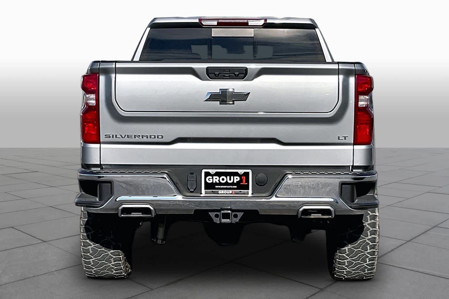 Used 2025 Chevrolet Silverado 1500 LT AWD/4WD image 5