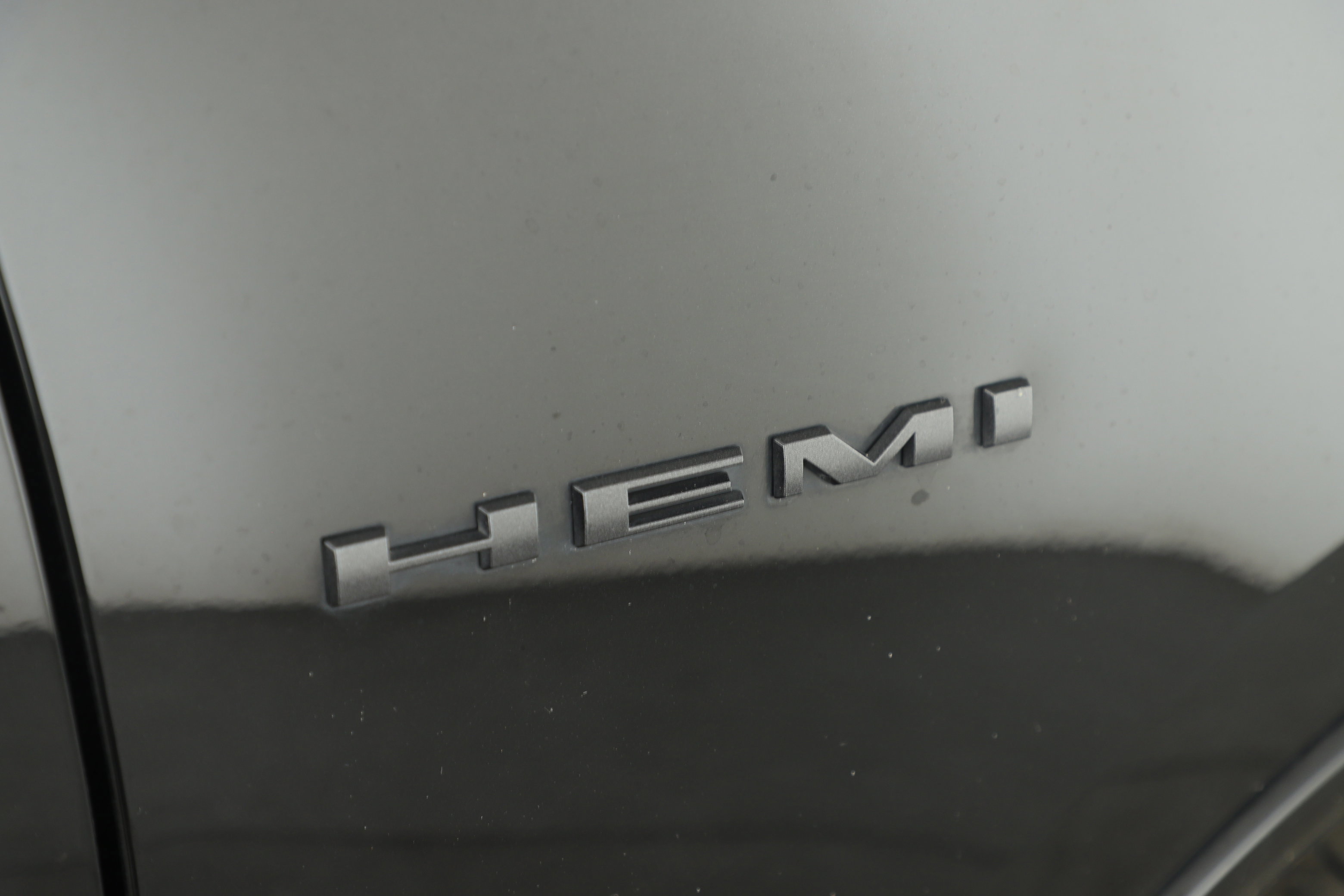 Used 2023 Dodge Durango R/T w/ Hemi Orange Plus Package image 21