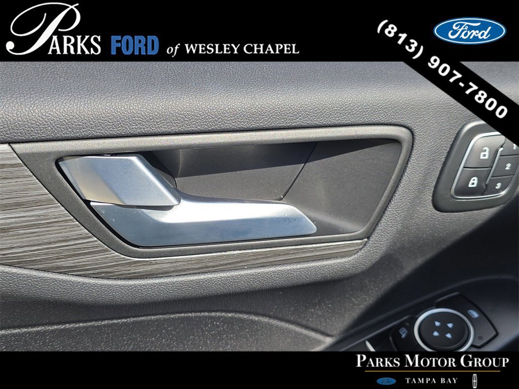 Certified 2023 Ford Escape Platinum w/ Class II Trailer Tow Package image 18