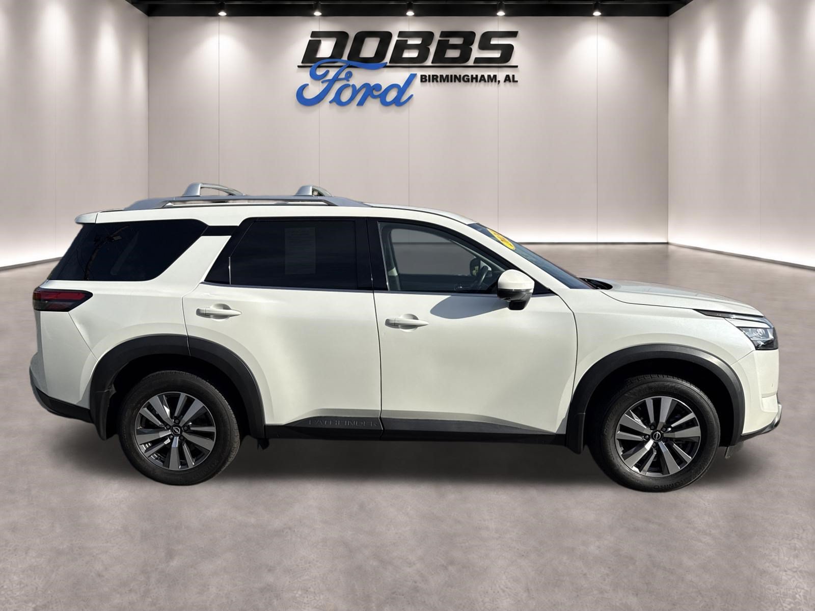 Used 2024 Nissan Pathfinder SL AWD/4WD image 4