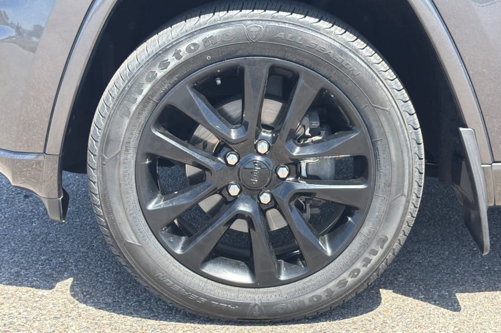 Used 2018 Jeep Grand Cherokee Altitude AWD/4WD image 27