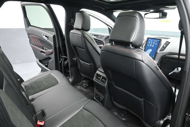 Certified 2024 Ford Edge ST-Line AWD/4WD image 25