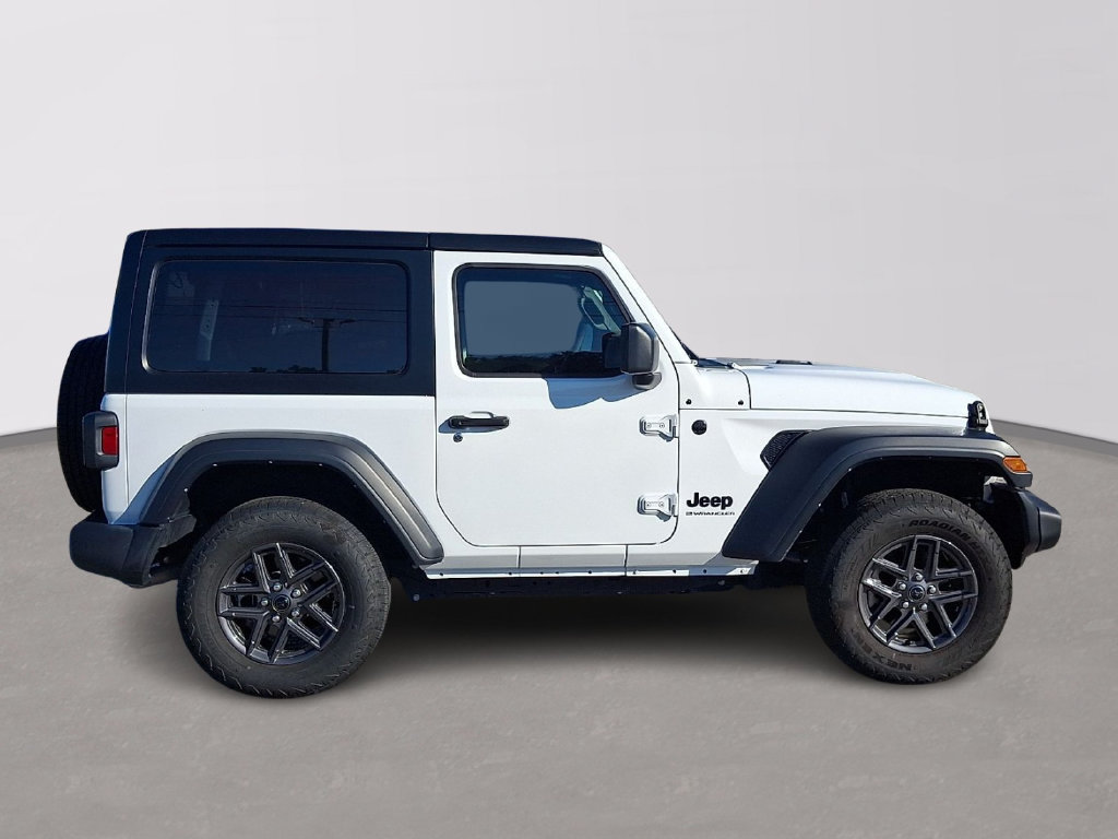 Used 2025 Jeep Wrangler Sport AWD/4WD image 7