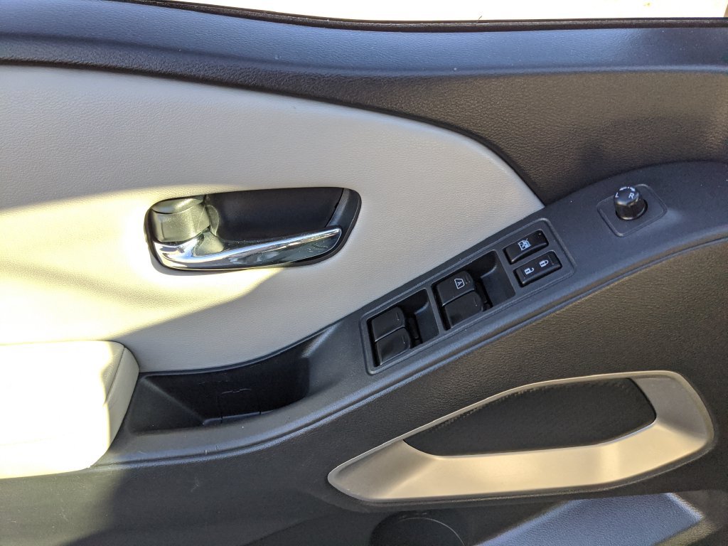 Used 2025 Nissan Frontier SV RWD image 13